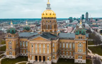 Living in Des Moines, IA - What is it like - Pros and Cons