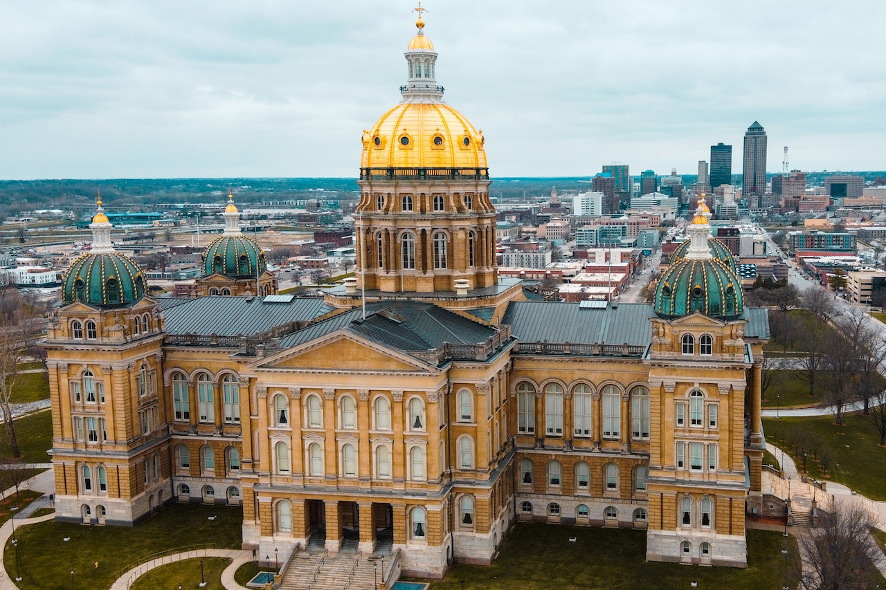 Living in Des Moines, IA - What is it like - Pros and Cons