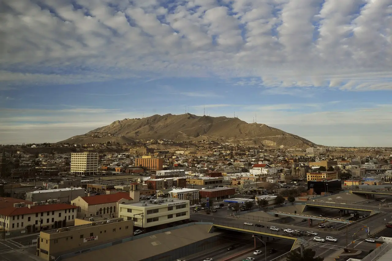 Living in El Paso, TX - What is it like - Pros and Cons