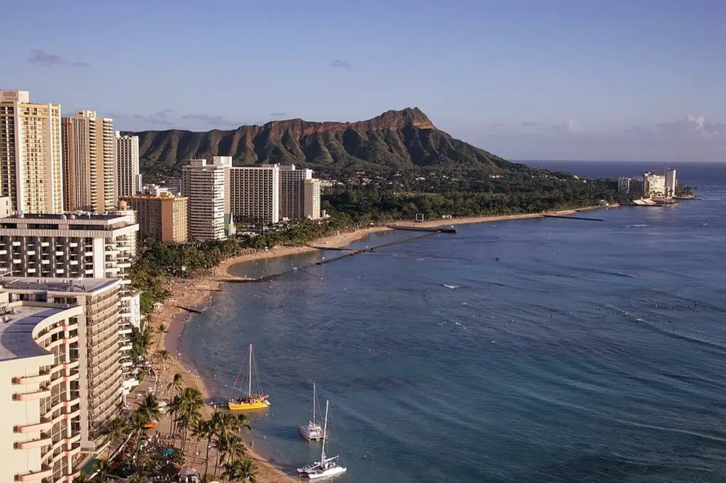 Living In Honolulu, HI What Is It Like Pros and Cons Combadi World Travel Site