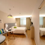 Why are Priceline Hotels So Cheap? The Truth About Priceline!