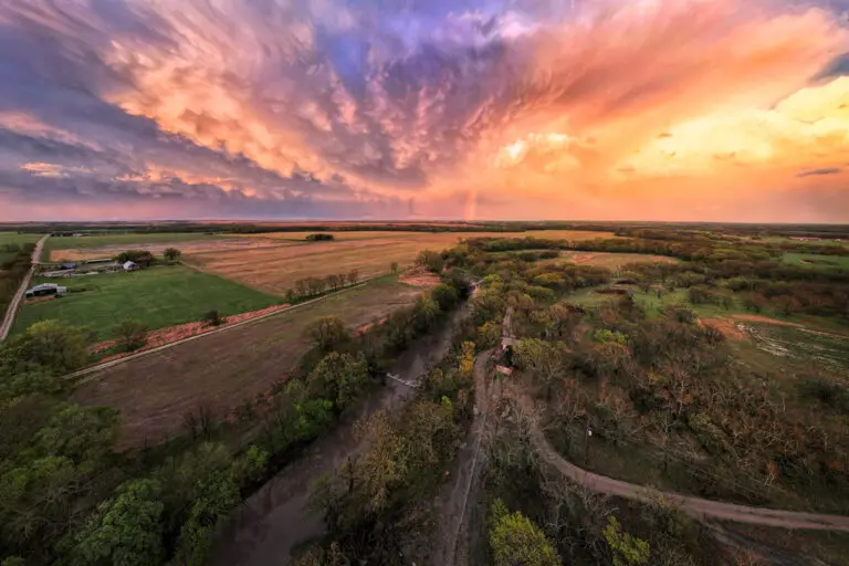 Living In Kansas City, MO What Is It Like Pros and Cons Combadi