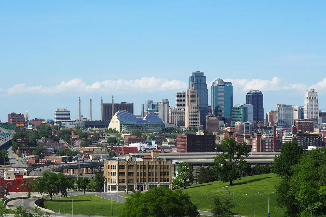 Living In Kansas City, KS - What Is It Like - Pros and Cons