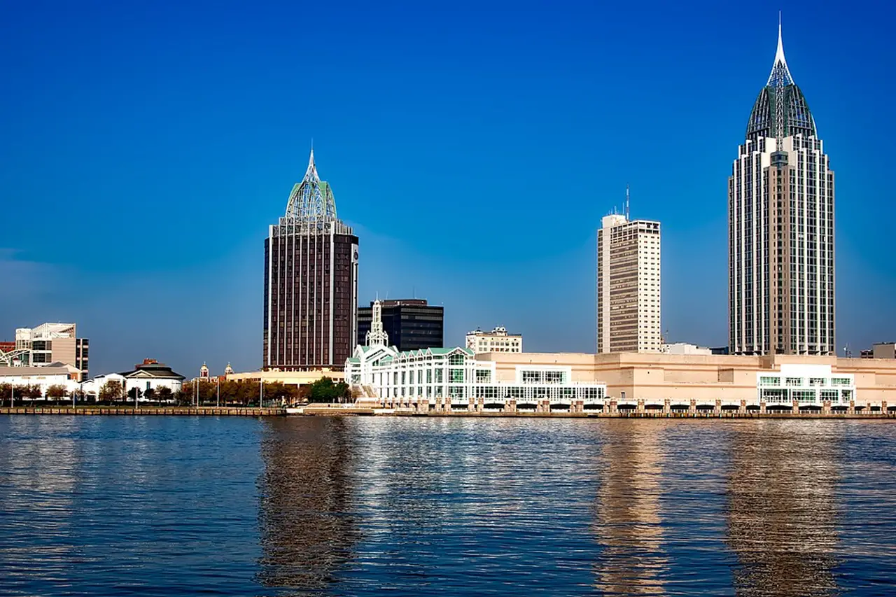 Living in Mobile, AL - What is it like - Pros and Cons