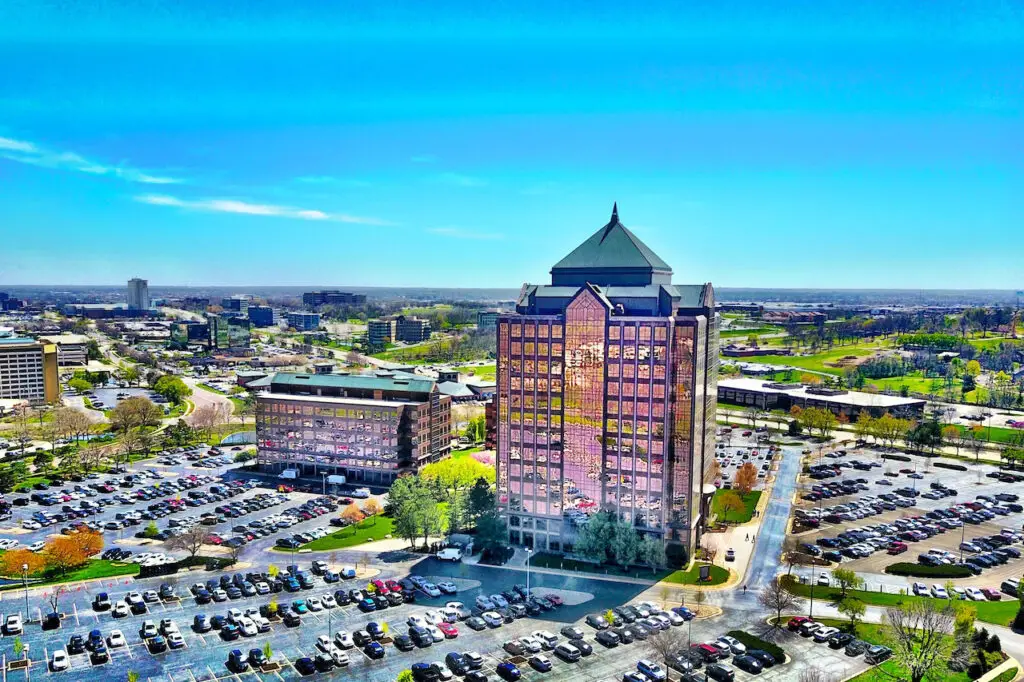 Living in Overland Park, KS What is it like Pros and Cons Combadi