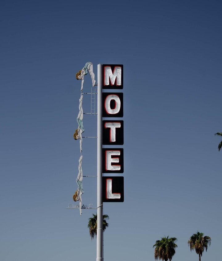 How much does it cost to live in a motel?