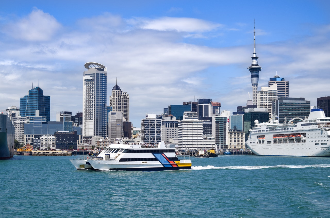 Auckland vs. Queenstown: Which one should you visit?