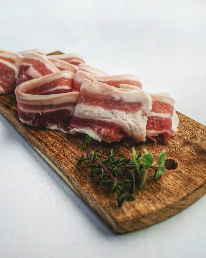 Can you eat bacon in Dubai?
