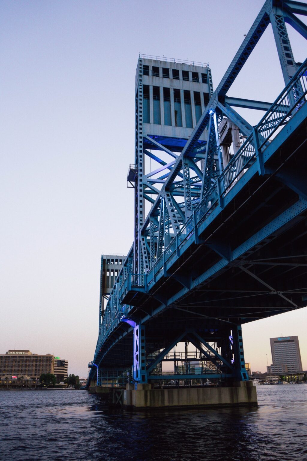 Jacksonville vs. Tampa where is the best place to live? Combadi