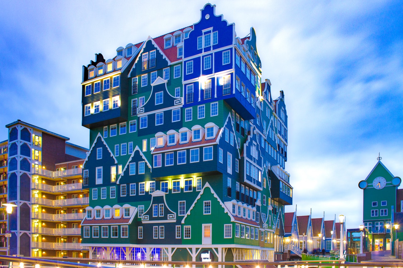 Why are hotels in Amsterdam so expensive?