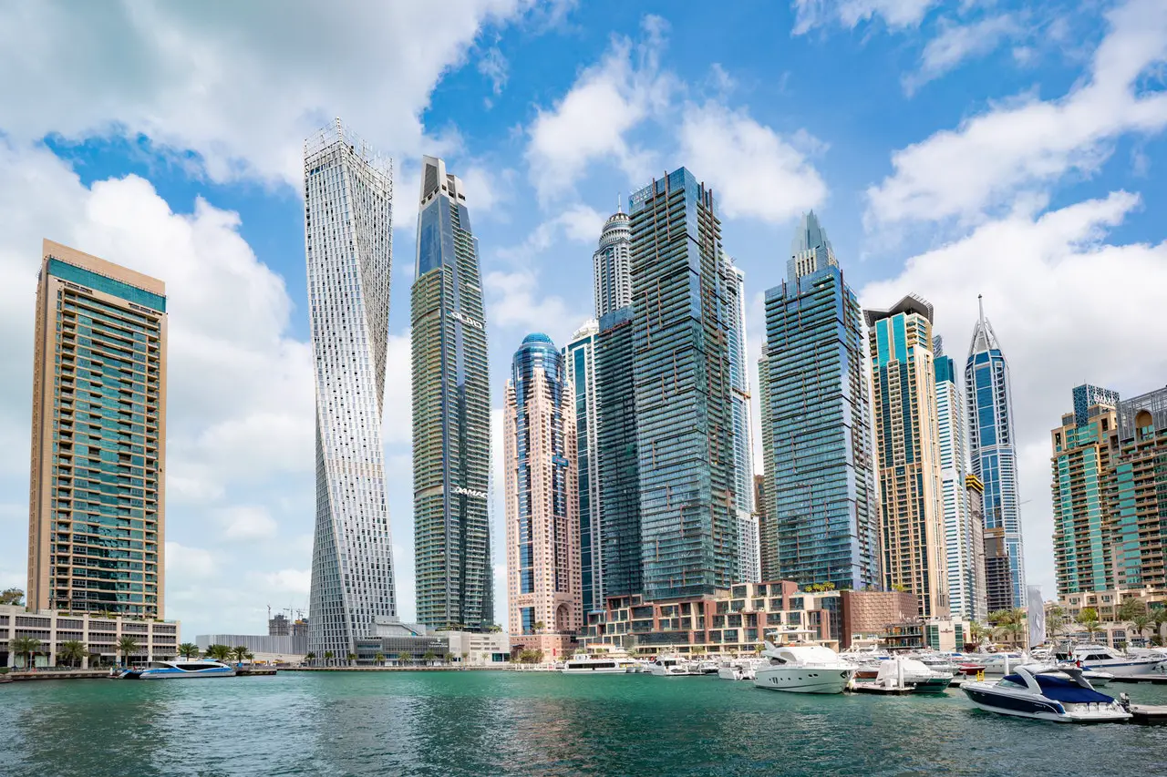 Are Dubai citizens rich?