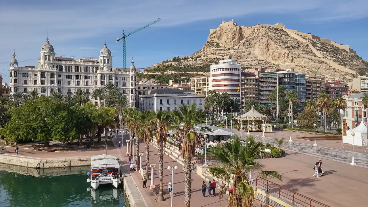 Alicante or Valencia: What is the difference really?